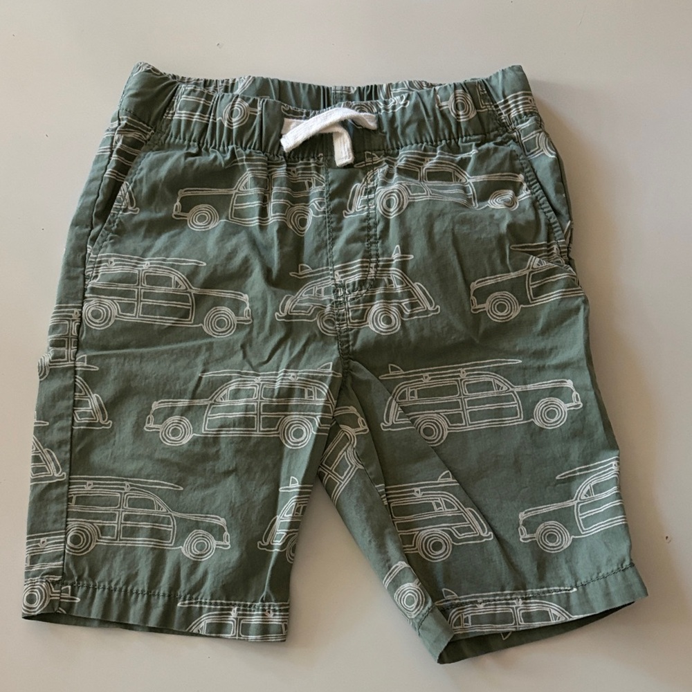 EUC H&M Boys olive green surfer surfboard cotton Shorts 5/6